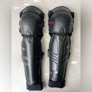 FOX RACING LAUCH KNEE PADS